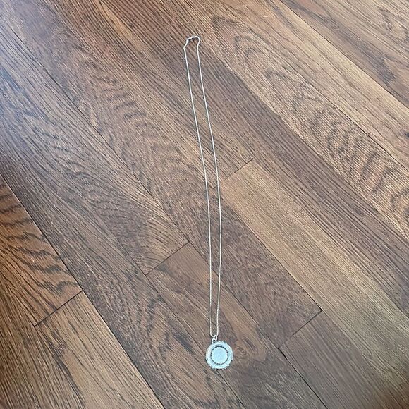 Vtg La Mode sterling silver round pendant on box chain - Picture 8 of 8